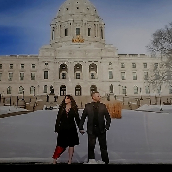 Welcome to my closet - Picture 2 of 7